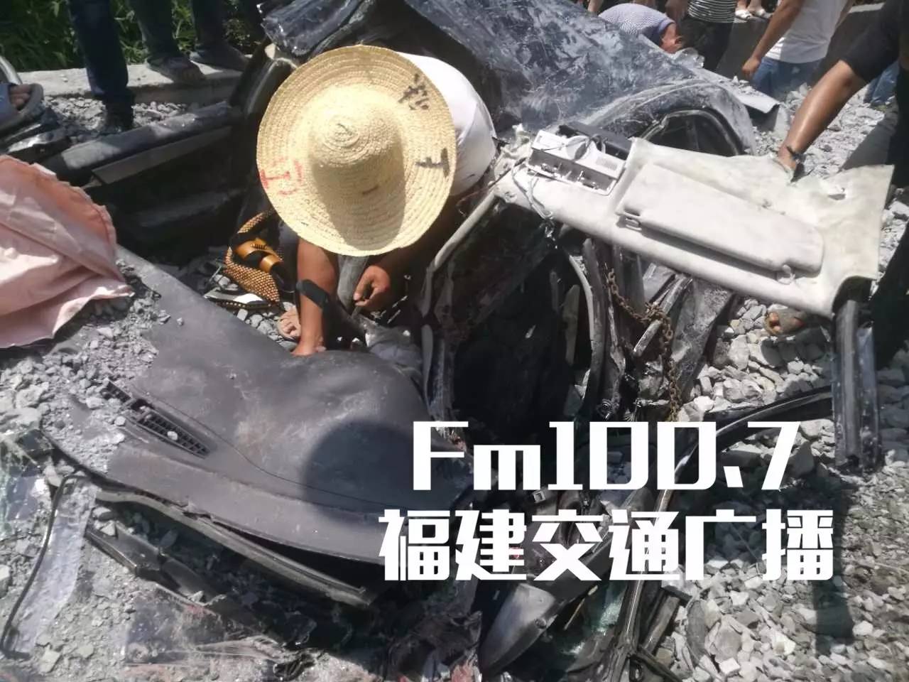 男男巨黄肉车文play文探索男男巨黄肉车文play的深度解析-第2张图片