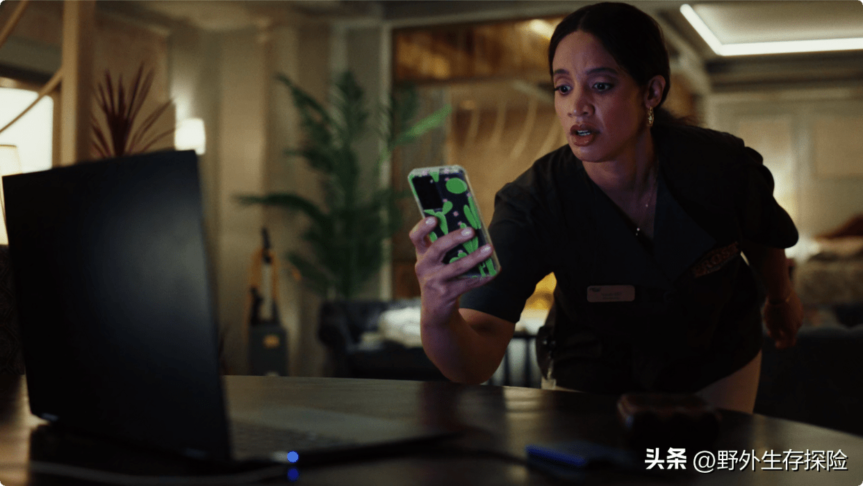 深夜的意外发现，半夜打扑克疼的视频背后的真相-第1张图片