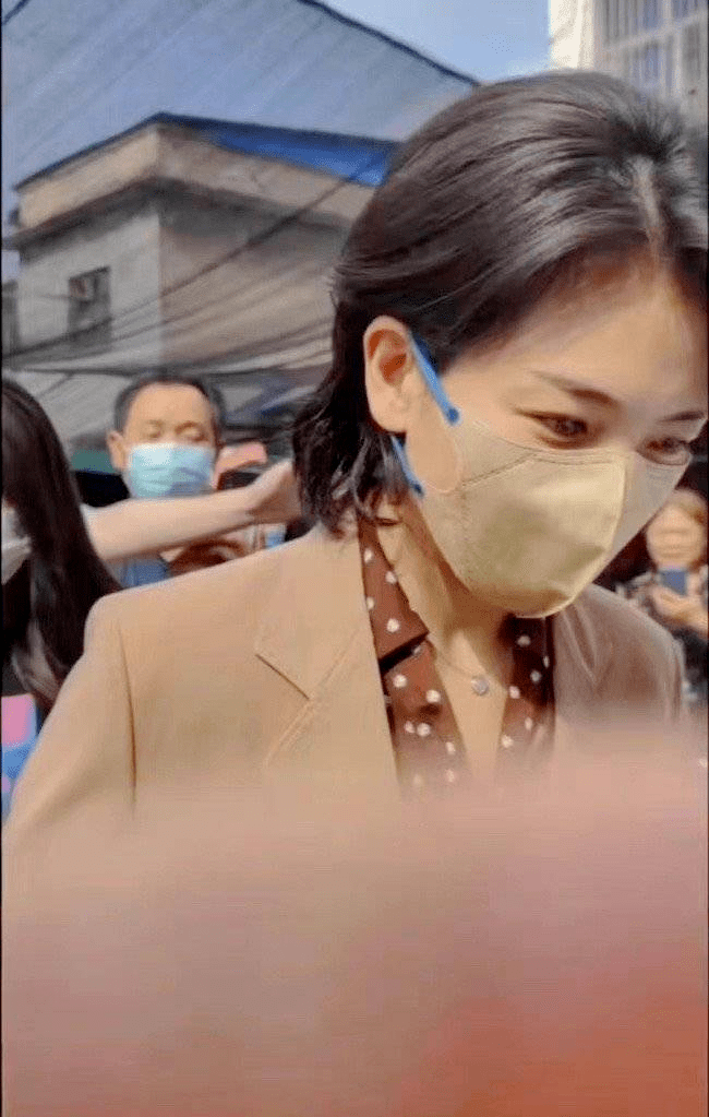 老女人色黄大片关于老女人与色黄大片的探讨——理性看待网络内容