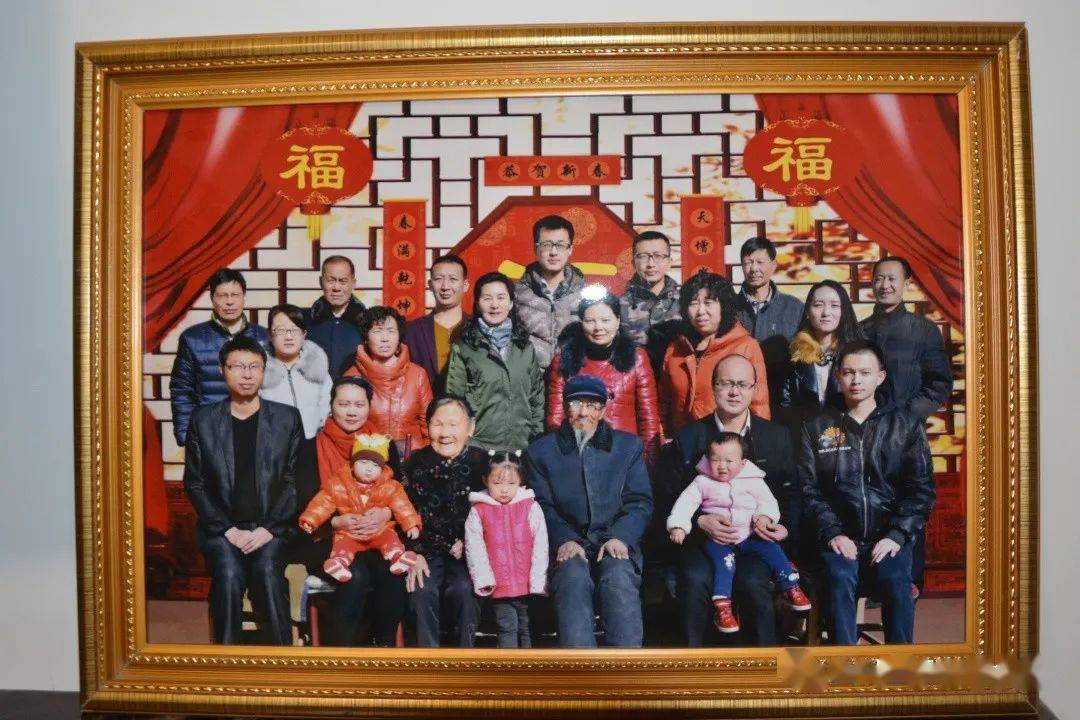 两个好媳妇中文翻译两个模范的媳妇——她们的故事