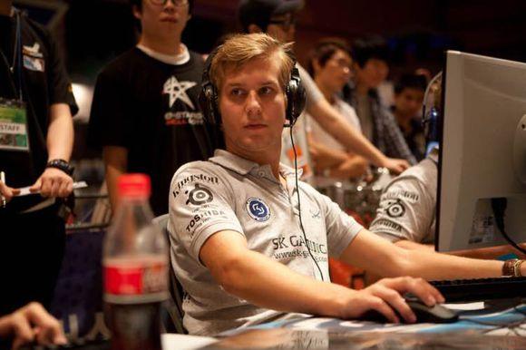 国外真人csgo视频播放国外真人CSGO视频，竞技场上的热血与荣耀-第2张图片