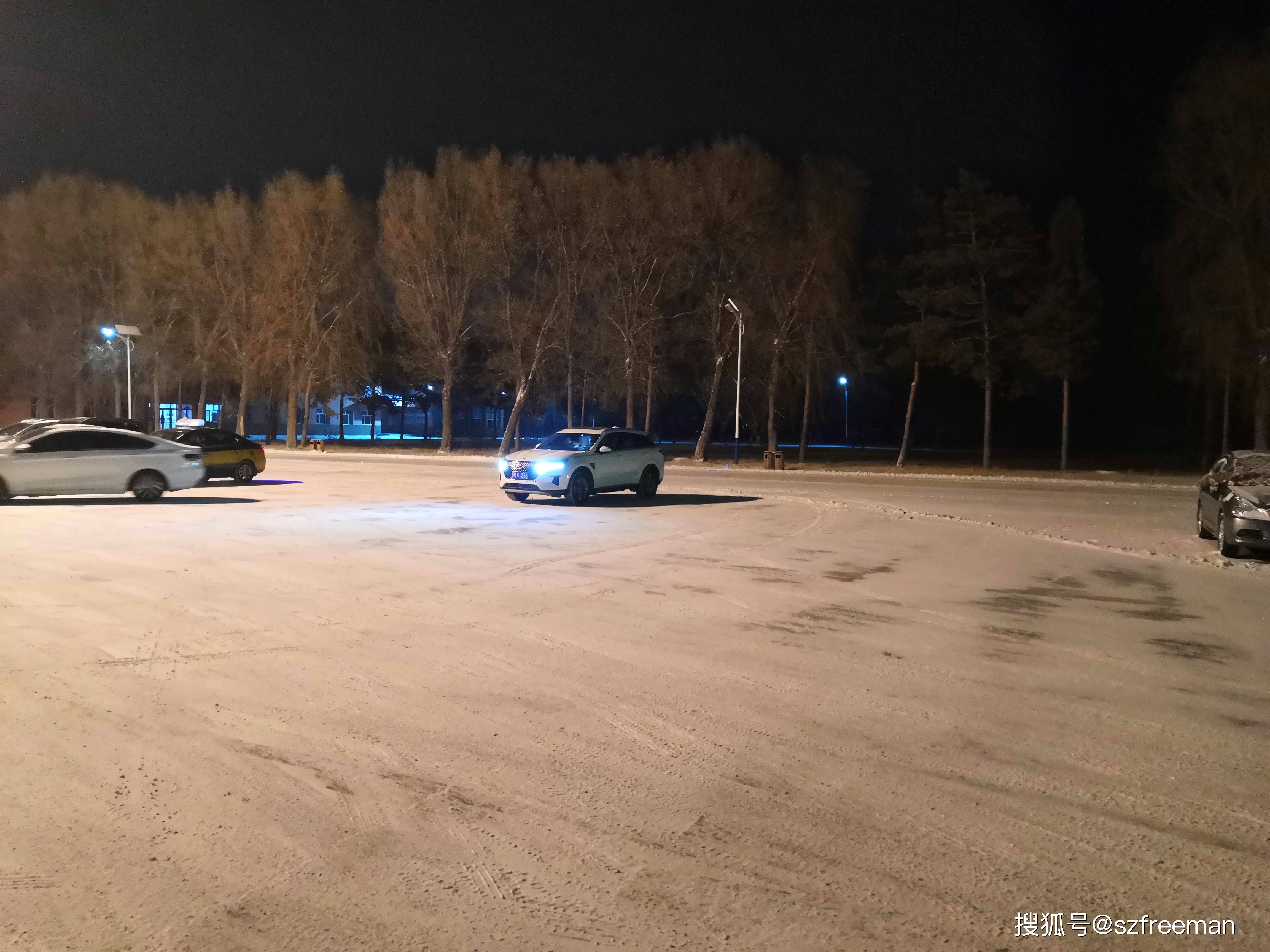 晚上开车又疼又叫的声音免费文章夜间驾驶的微妙体验，声音与感受的柔软交织-第3张图片