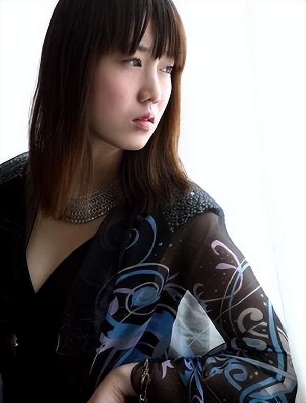 西西人体做爰大胆AV张悠雨阳光探索大胆的AV表演，西西人体艺术的张悠雨-第2张图片