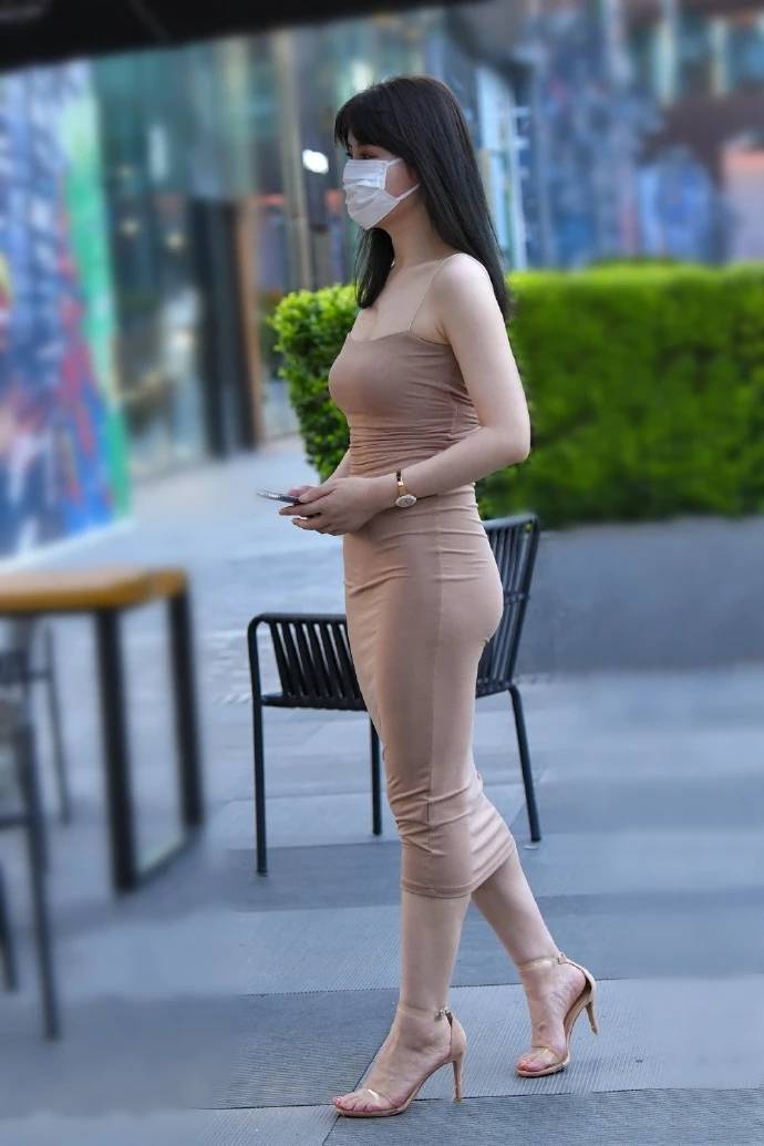 臭小子姨妈腰快断了第12集肥臀艳母，传统与现代交织下的文化解读-第2张图片