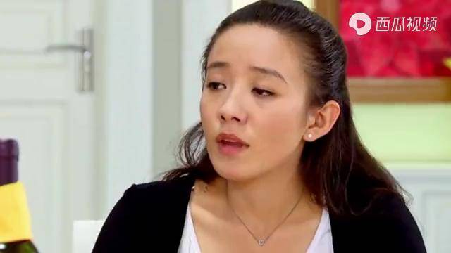 校长把校花按在桌上校长与校花事件，权力与道德的碰撞