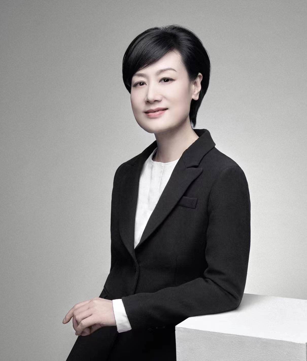 李莉背转百科李莉的背转，一次心灵的蜕变