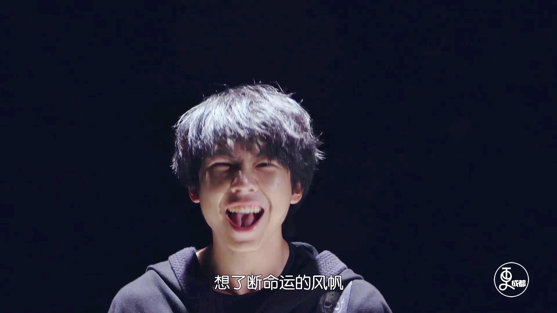 低头看我是怎么C哭你的探索你的情感边界，一次关于低头看我是怎么C哭你的的深度解析-第2张图片
