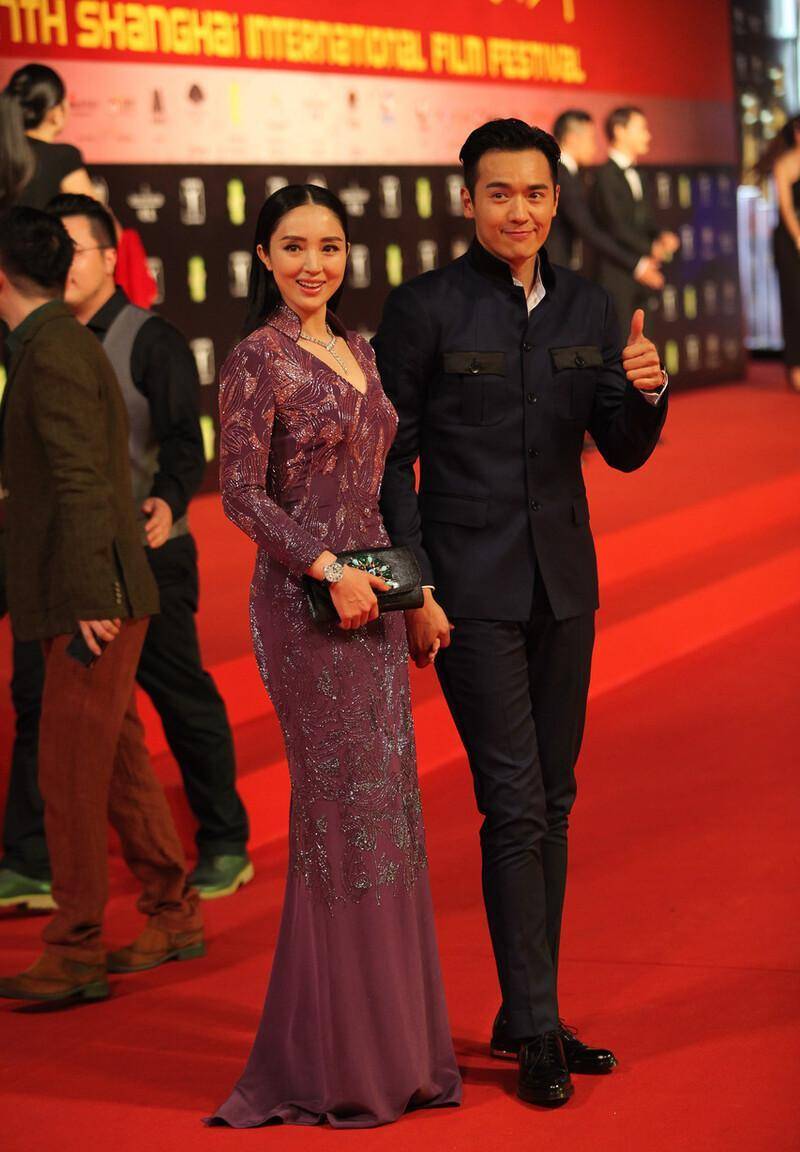 高云翔与董璇的浪漫婚礼直播-第1张图片