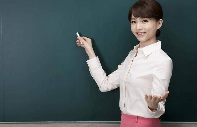 漂亮大学女老师的诱惑-第2张图片