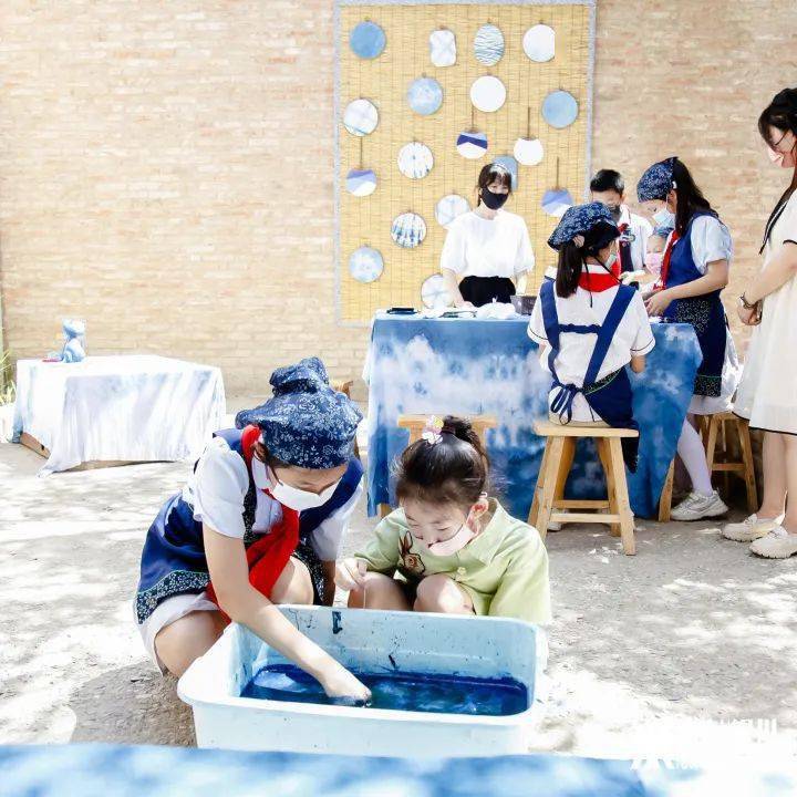 教室中的独特体验——与老师共同探索的愉悦之旅-第2张图片