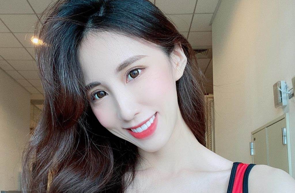 秒拍福利背后的魅力女神——乔珂含