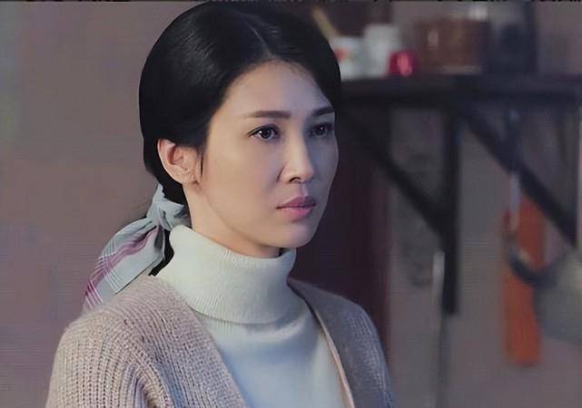 公车校花程雪柔的独特魅力-第2张图片