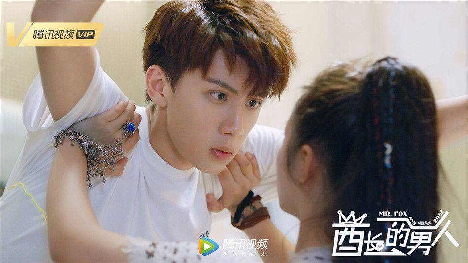 忘忧草视频，轻松在线播放，免费观看的快乐源泉-第1张图片