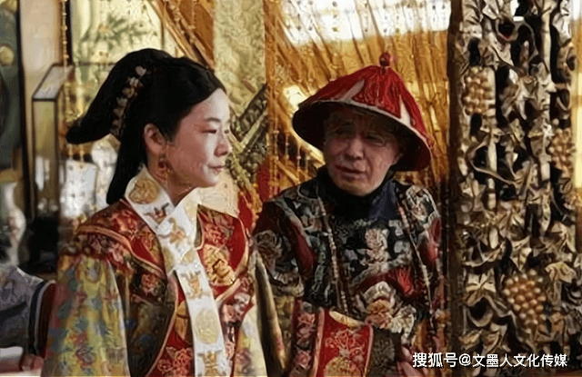 群臣在朝堂上玩太后群臣朝堂嬉戏太后记