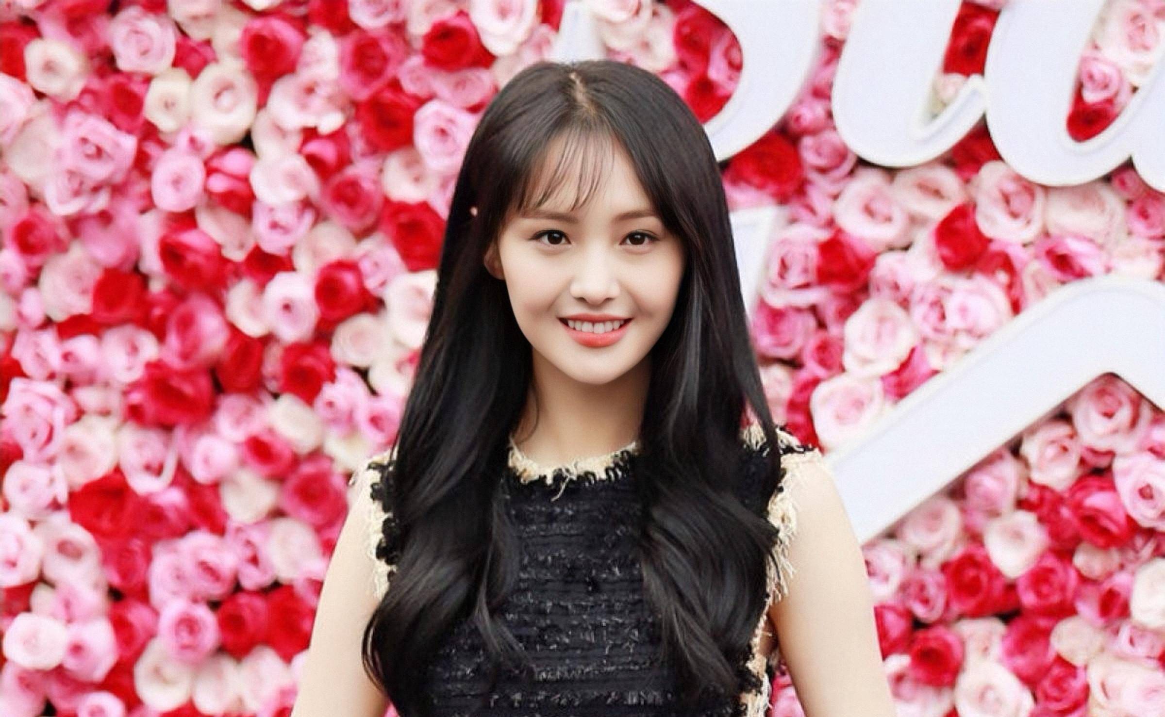 杨幂赵丽颖郑爽刘亦菲佟丽⋯群星璀璨——杨幂、赵丽颖、郑爽、刘亦菲的演艺之路-第2张图片