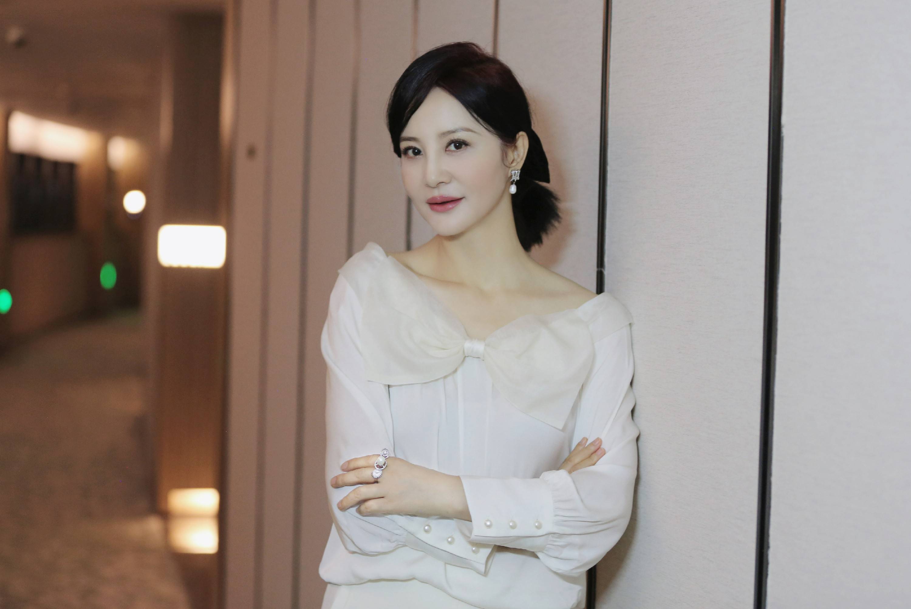 乡土女性网动态图解，一幅生动的乡村女性生活画卷-第1张图片
