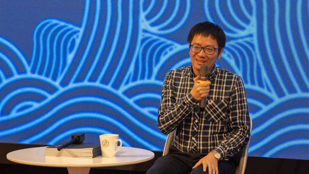 含着学长的硕大电影学长硕大H的独特魅力与成长之路-第1张图片