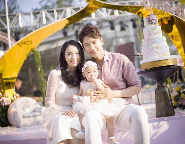 董璇高云翔婚礼董璇高云翔婚礼，浪漫时刻的永恒记忆-第1张图片