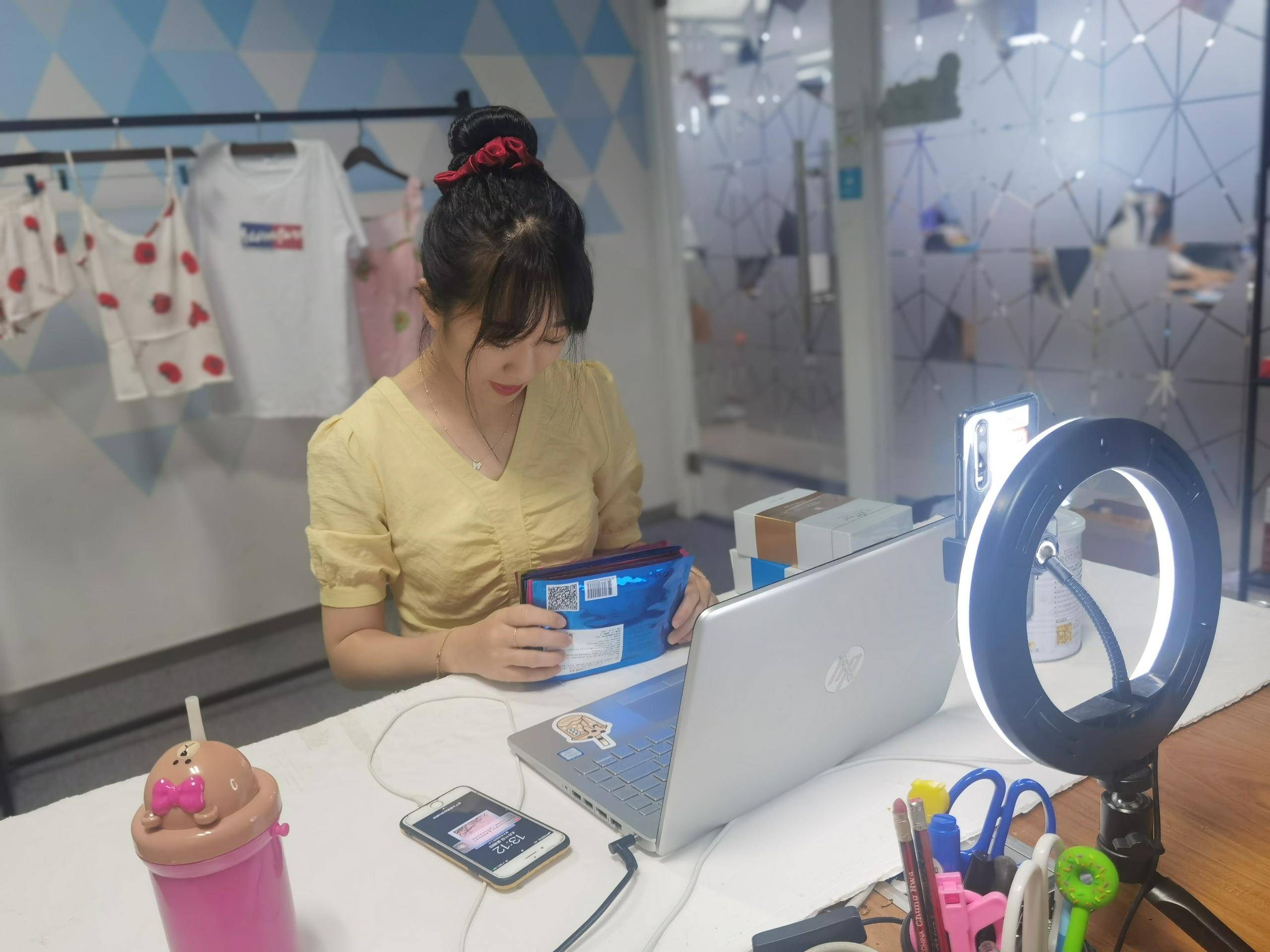 伊人APP直播安装，开启全新社交娱乐体验-第3张图片