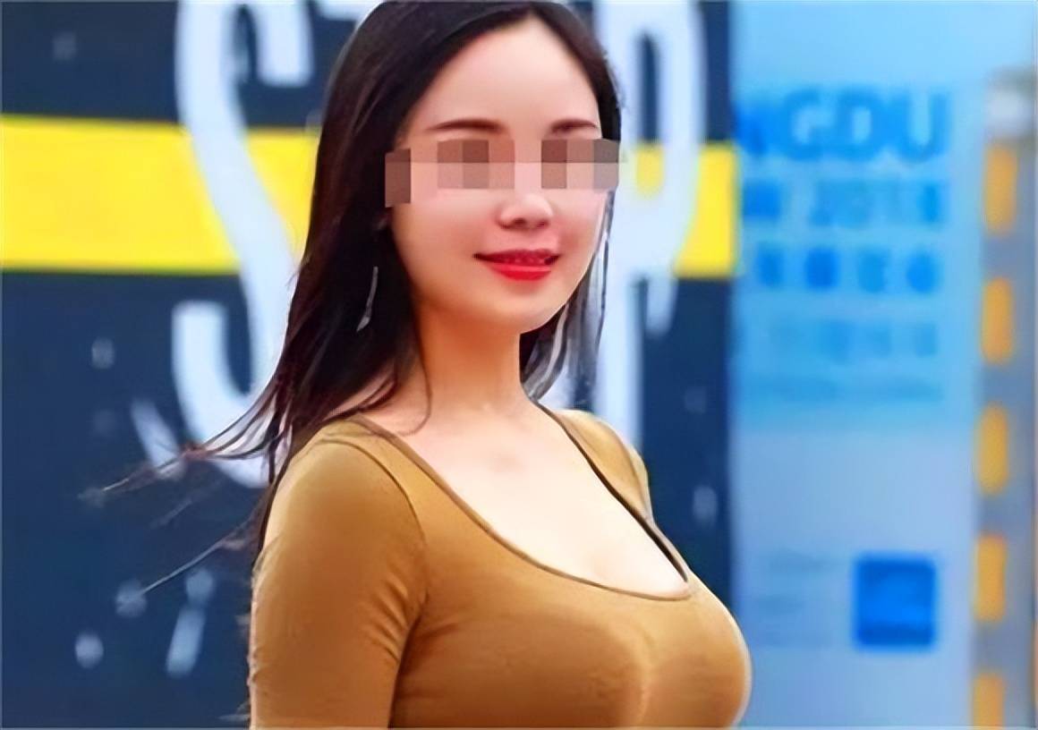 美女裸身照（无内衣）的探讨与思考-第1张图片
