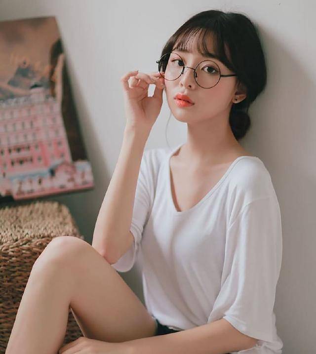 巨乳校花与激情的瞬间——合不拢腿的震撼体验