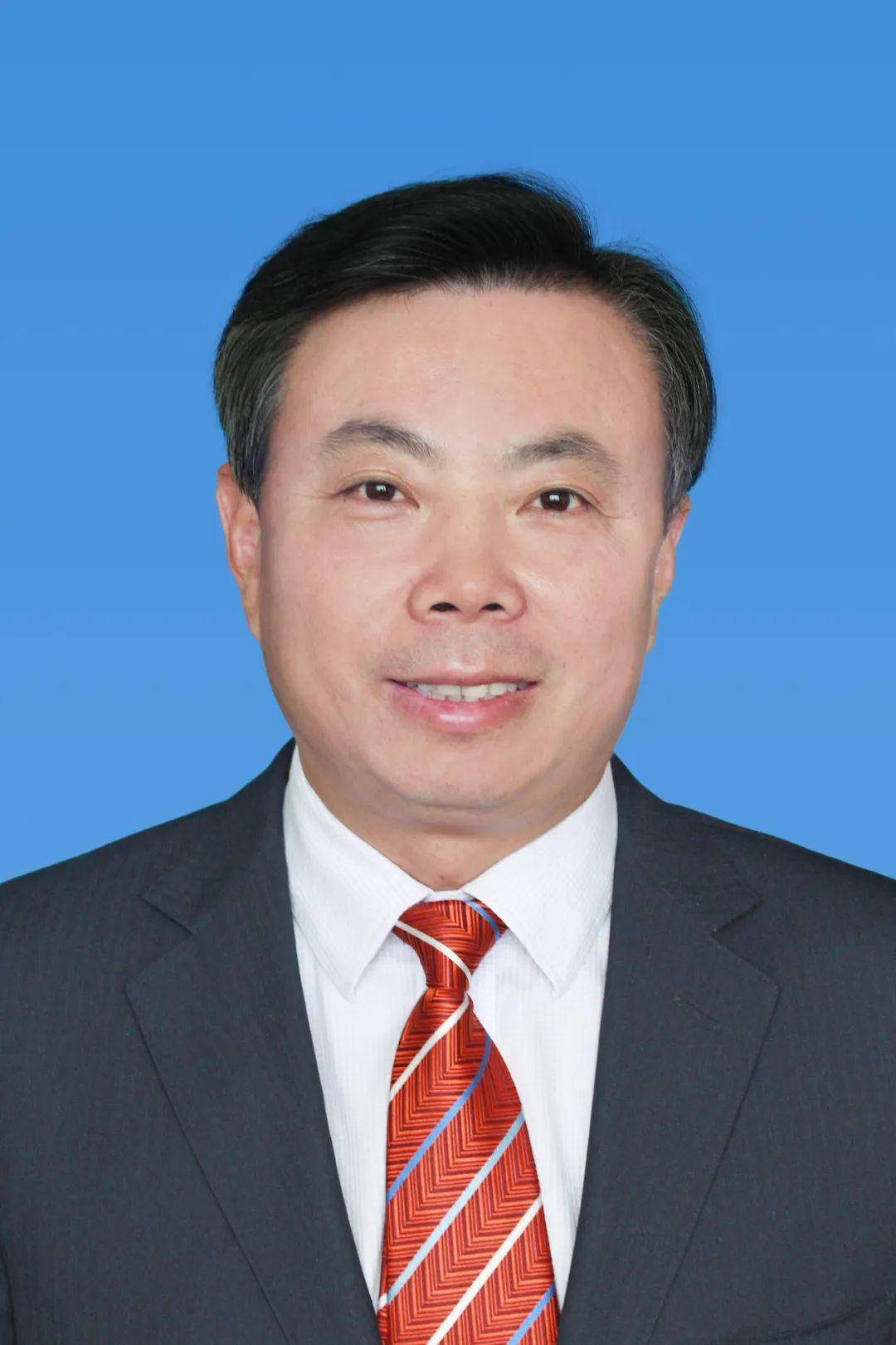 办公室挺进市长美妇雪臀办公室中的意外邂逅——探索市长美妇雪臀的魅力-第2张图片