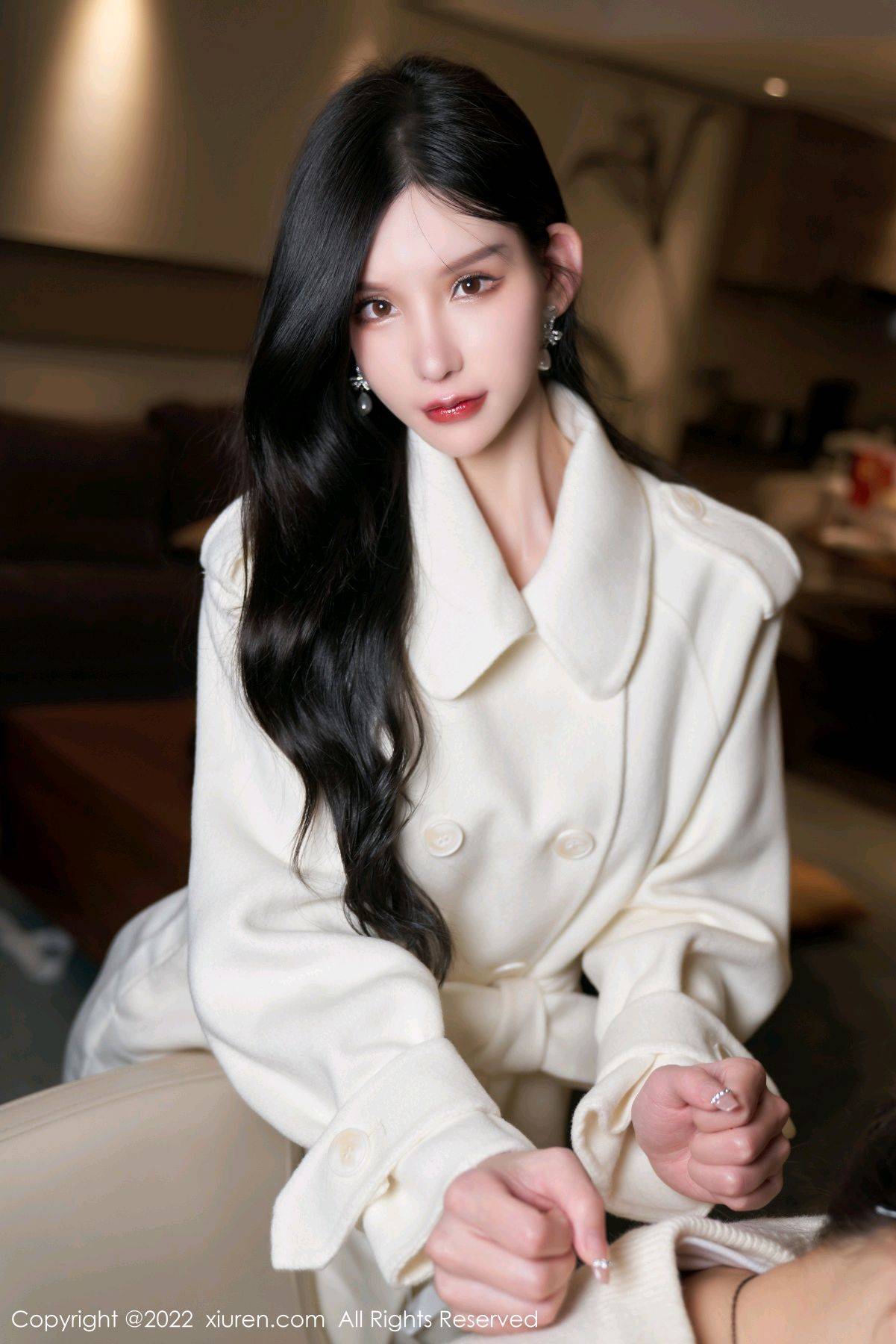 王雨纯和周于希裸乳护士王雨纯与周于希，裸乳护士的双重魅力-第2张图片