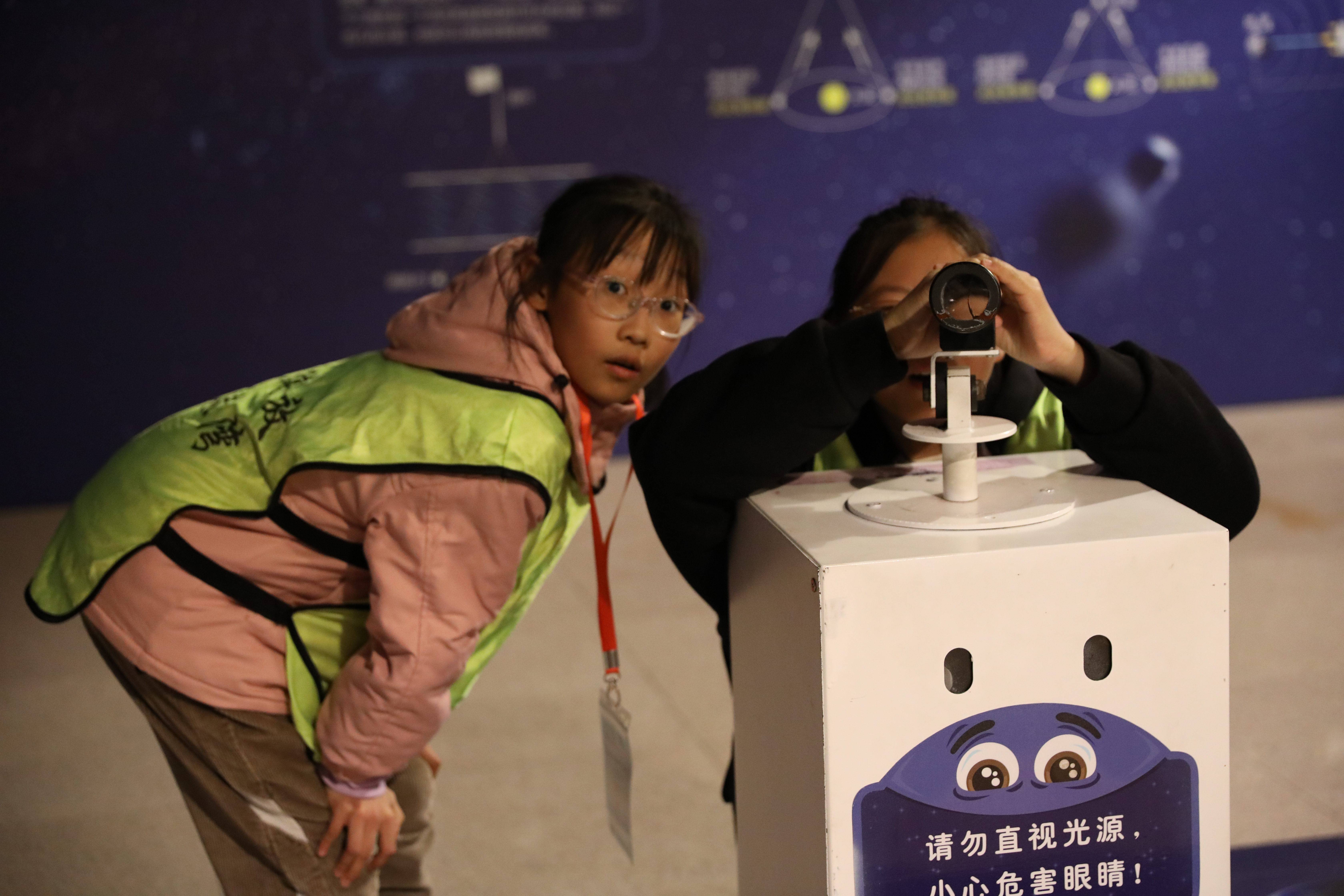 黑龙江 科技 教室 视频黑龙江科技教室，探索科学奥秘的12分钟之旅-第3张图片