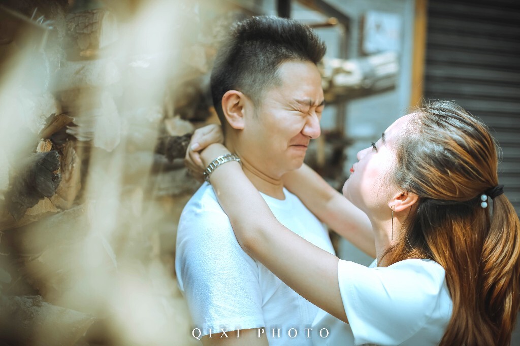 书房双乳晃动干柴烈火N书房中的情感激流，双乳晃动与干柴烈火的交织