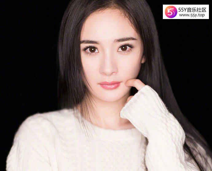 杨幂养小鬼照片杨幂养小鬼照片，网络谣言的真相