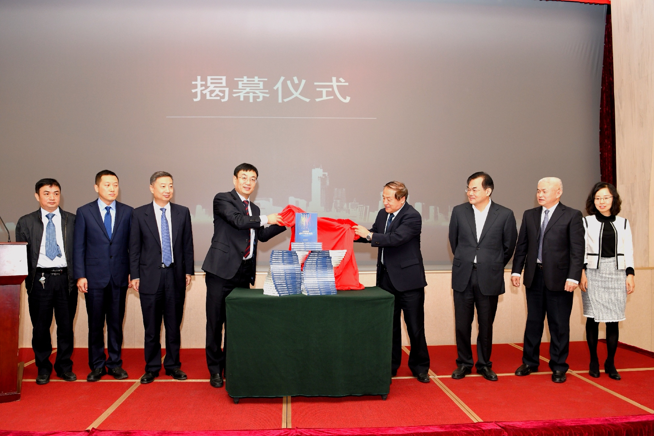 八卦网站，信息传播的新时代-第1张图片