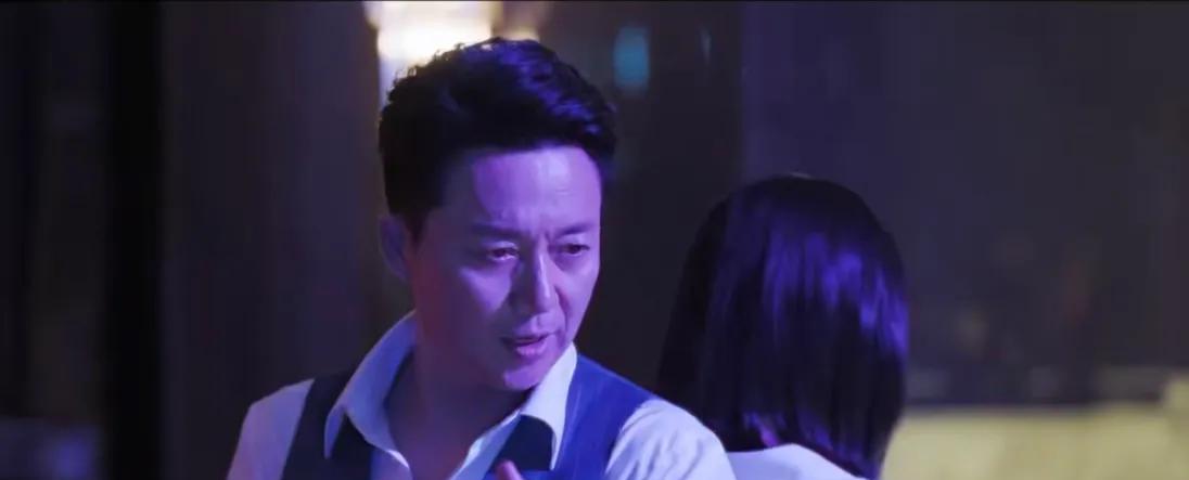 苹果洗手间截一段小视频原声激情片段，燃烧的瞬间与永恒的回忆