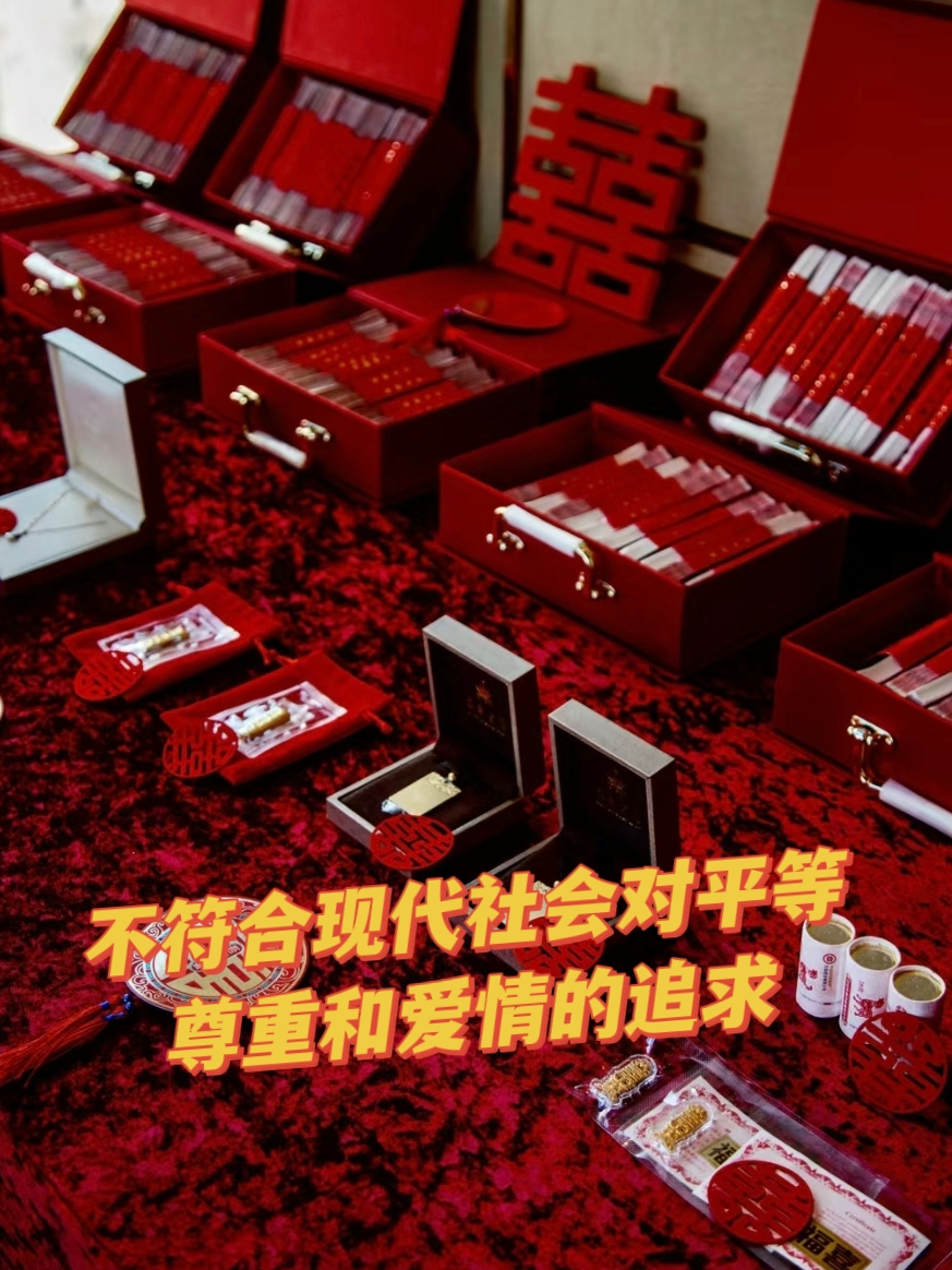 和朋友一间房夫妻尝试生孩子与友共居，夫妻新尝试