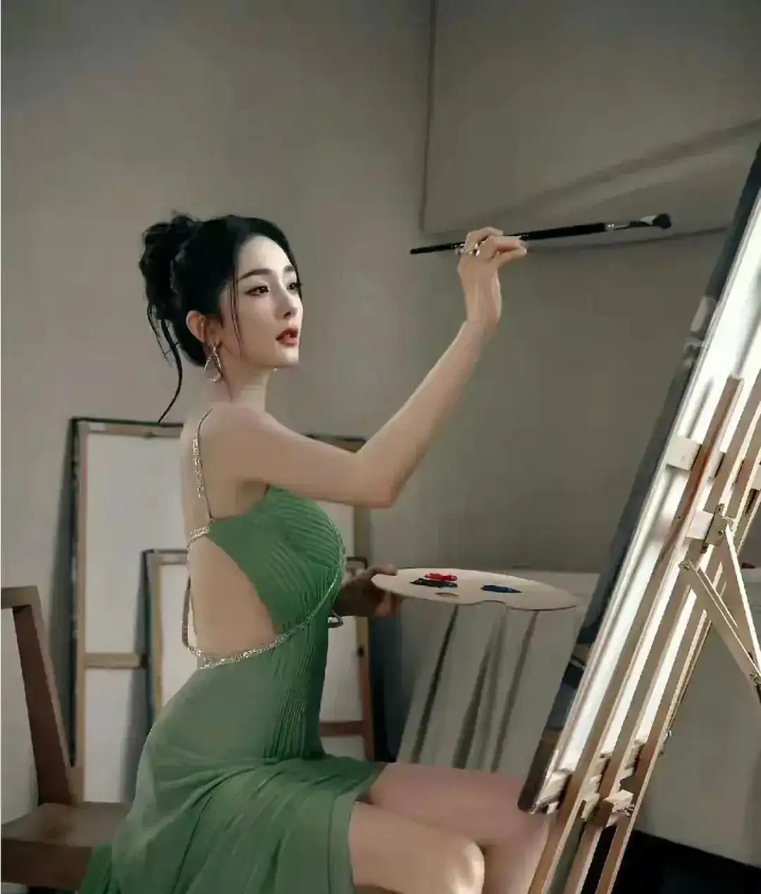 杨幂丰胸的秘诀吃什么呢杨幂的魅力，丰胸之美-第3张图片