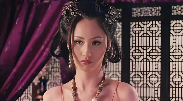 艳妇雪白细嫩的艳妇艳妇之魅，雪白细嫩的美丽传奇