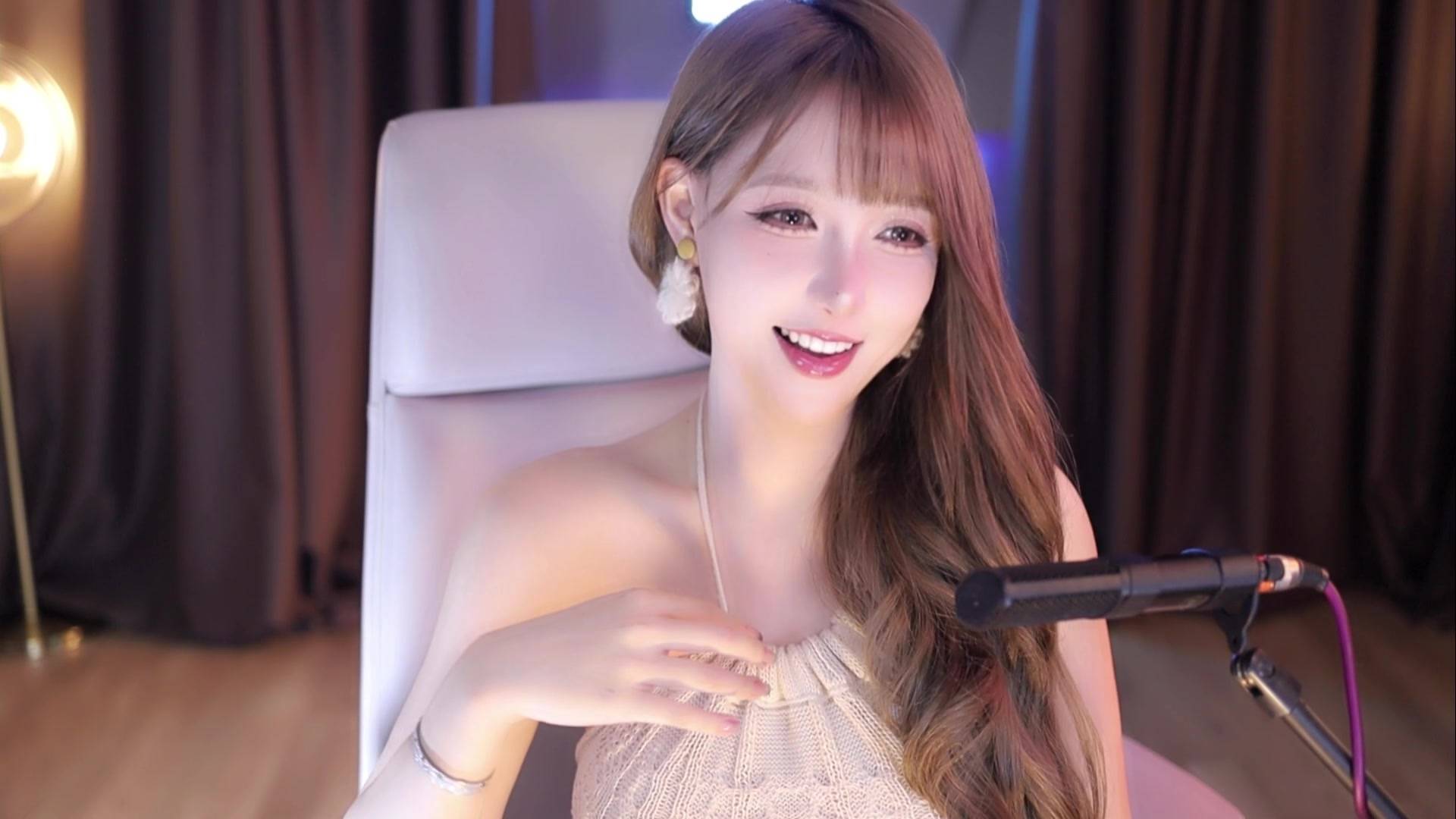 女主播的魅力与网络直播的探讨