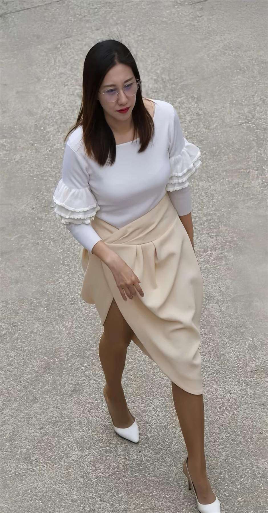 色熟女探索现代审美中的色熟女现象-第3张图片