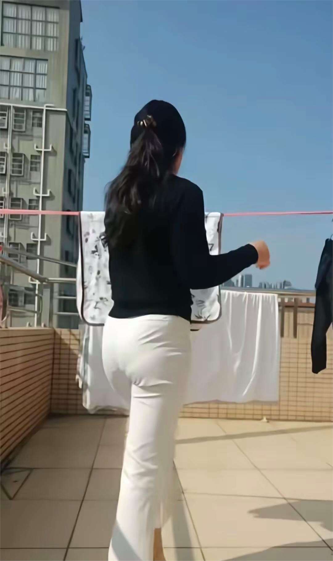 女士不遮阴内搭图片关于女士不遮阴内搭图片的探讨