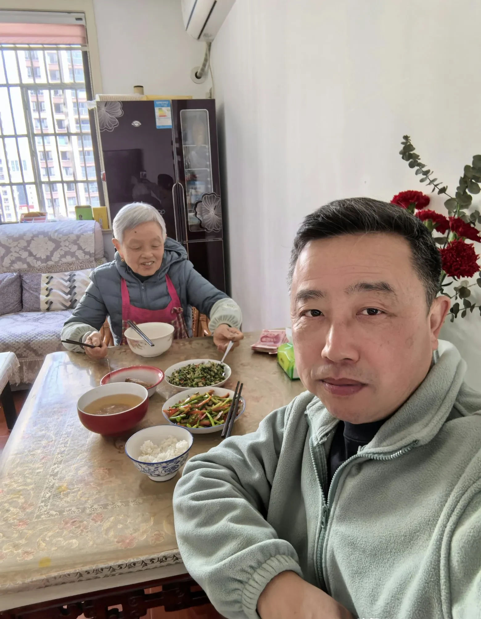 BGMBGMBGM老太太80岁毛多多BGMBGMBGM老太太的传奇人生，80岁毛多多的故事-第1张图片