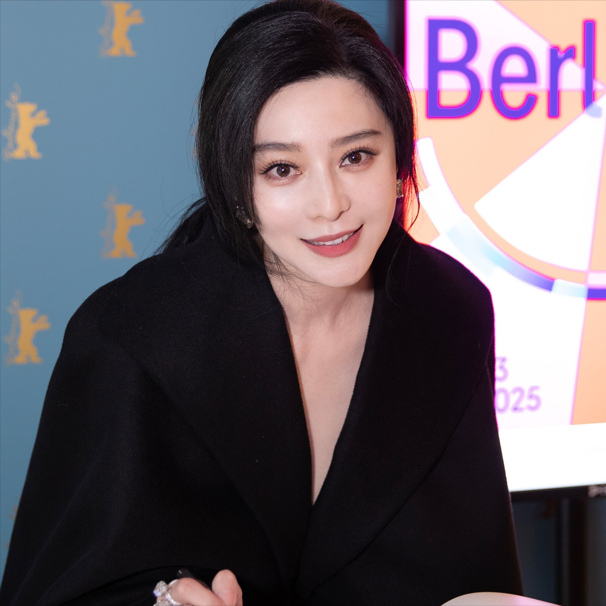 范冰冰证件照曝出范冰冰证件照曝光，公众瞩目下的明星真实面貌-第2张图片