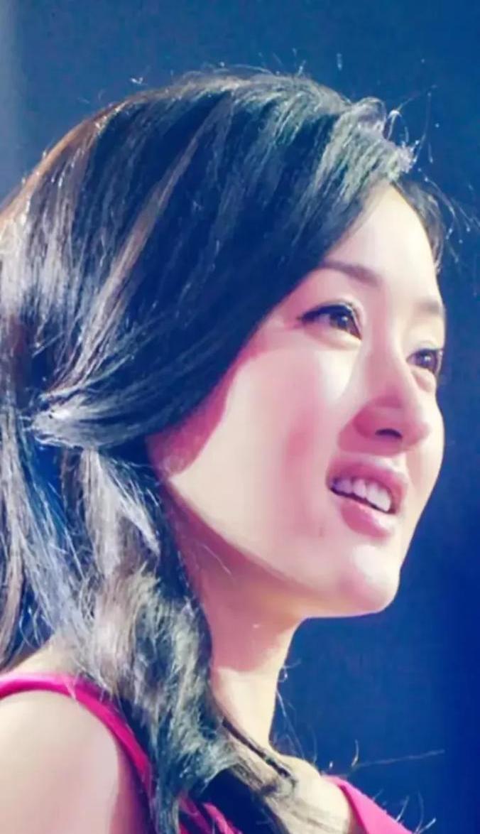 杨钰莹与赖的关系杨钰莹与赖昌星，一段错综复杂的情感小说
