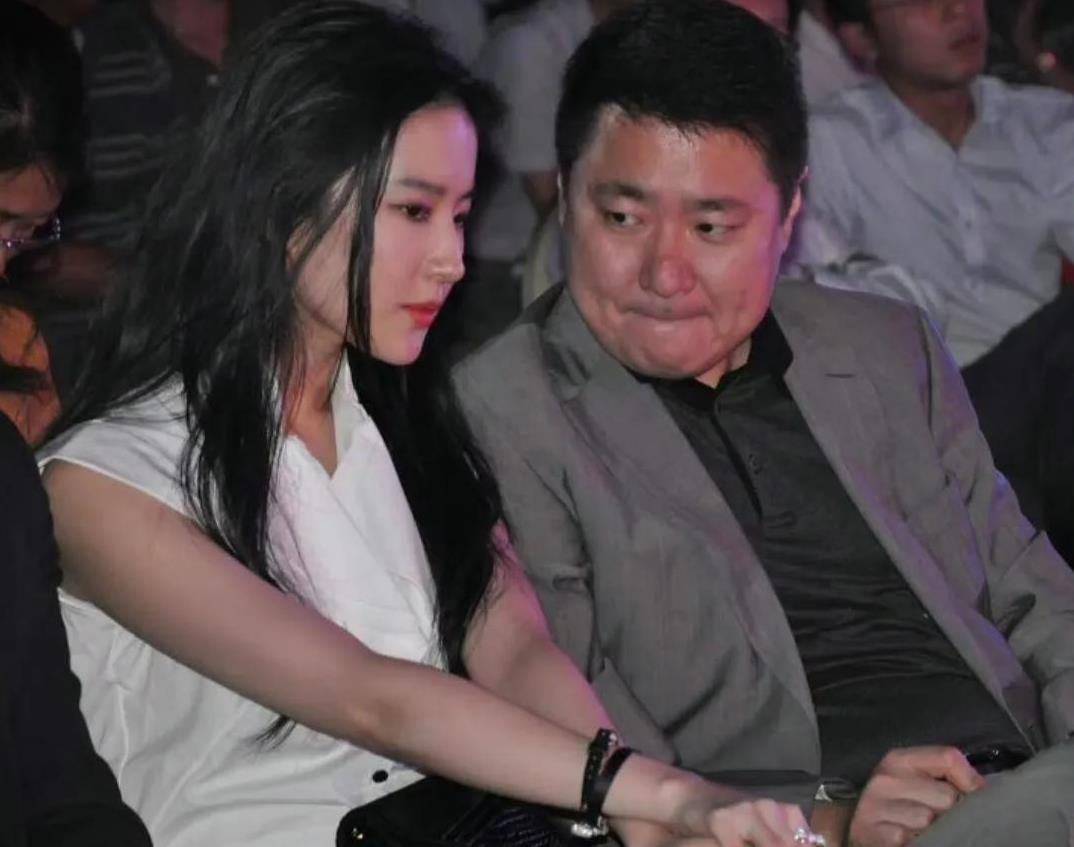 吴亦凡供出47人，娱乐圈的惊天大案与赵薇的牵涉-第2张图片