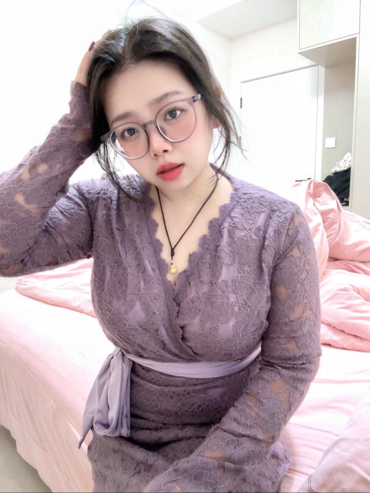女学生被老师骗到家中探索教育之下的界限——一次不恰当的尝试