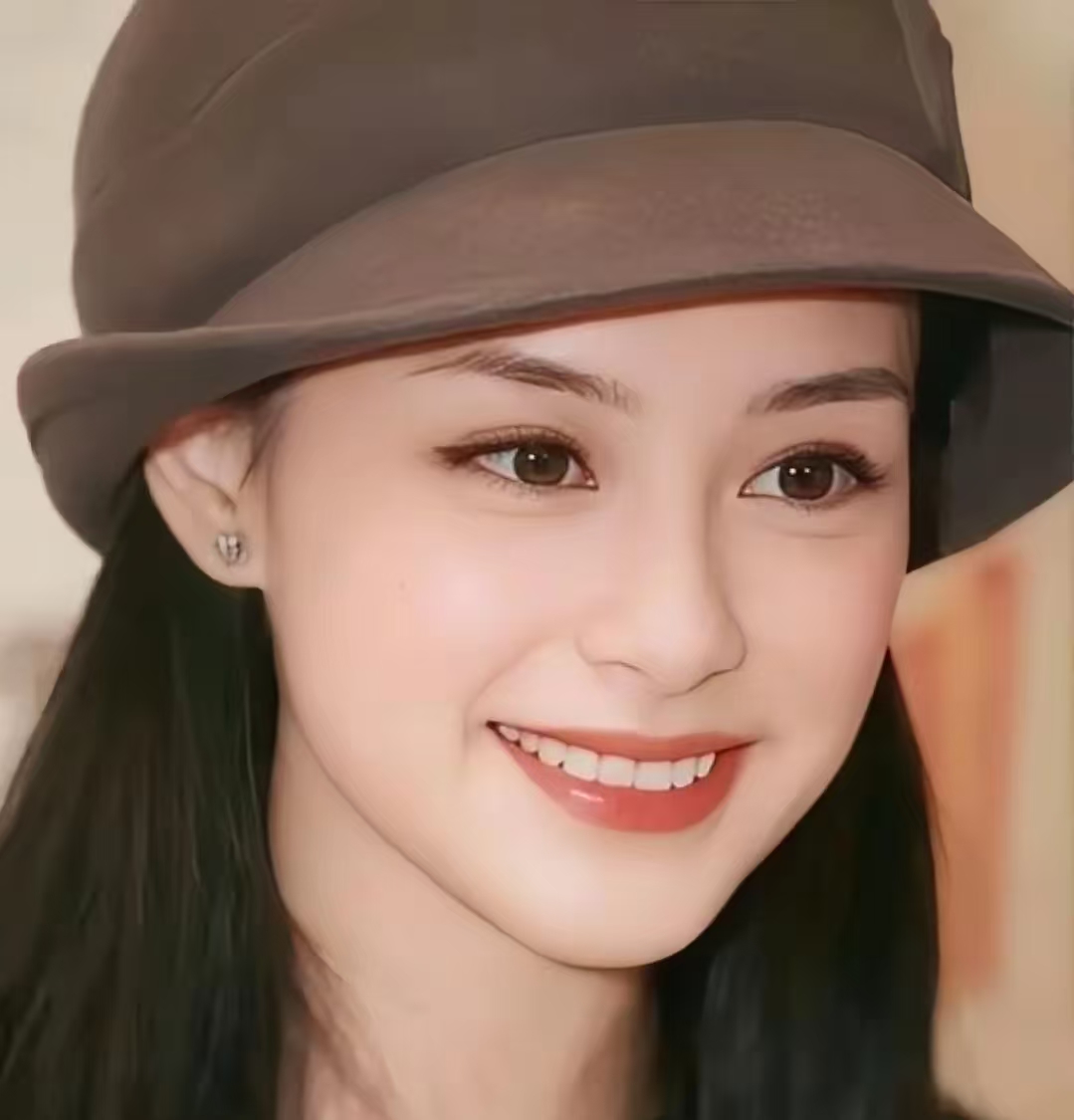 钟欣铜的魅力，回顾08年无删图片的珍贵瞬间-第3张图片