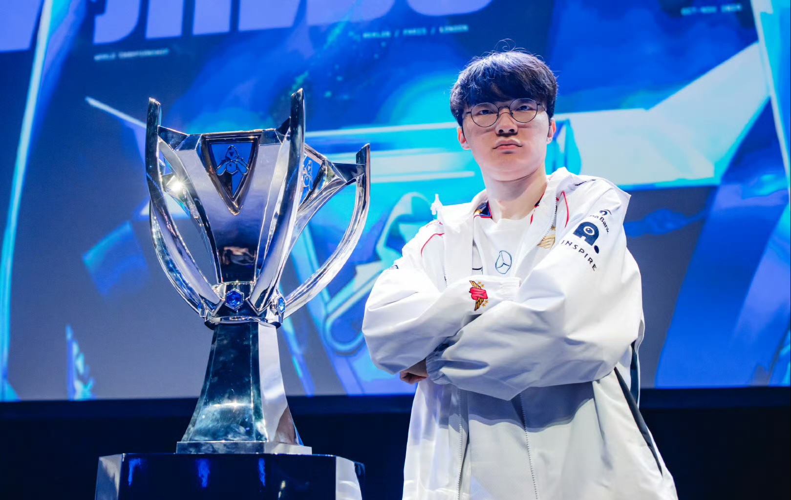 lol近战英雄LOL近战英雄的魅力与策略-第1张图片