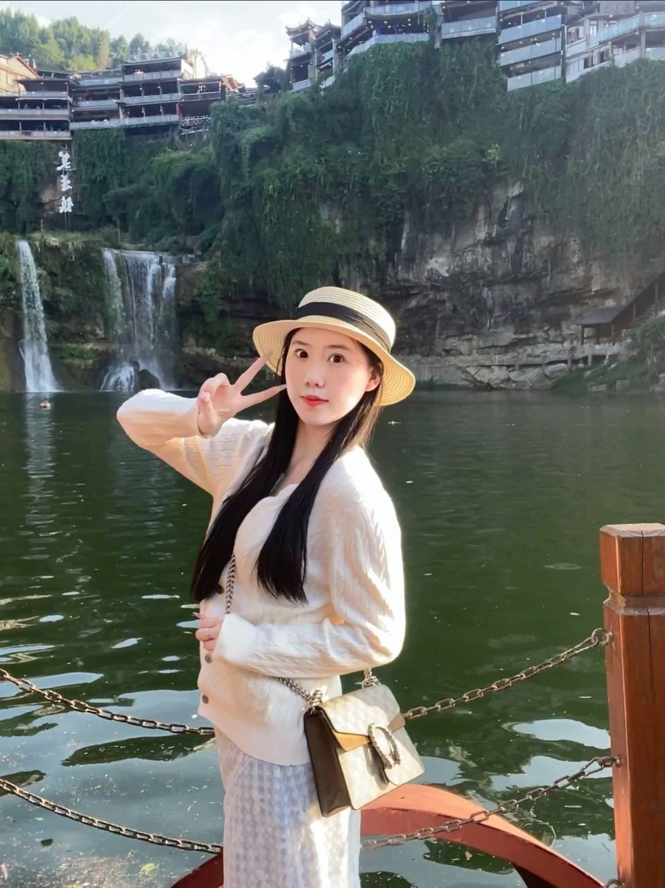 大胆人妖，勇敢面对生活的多元色彩-第3张图片