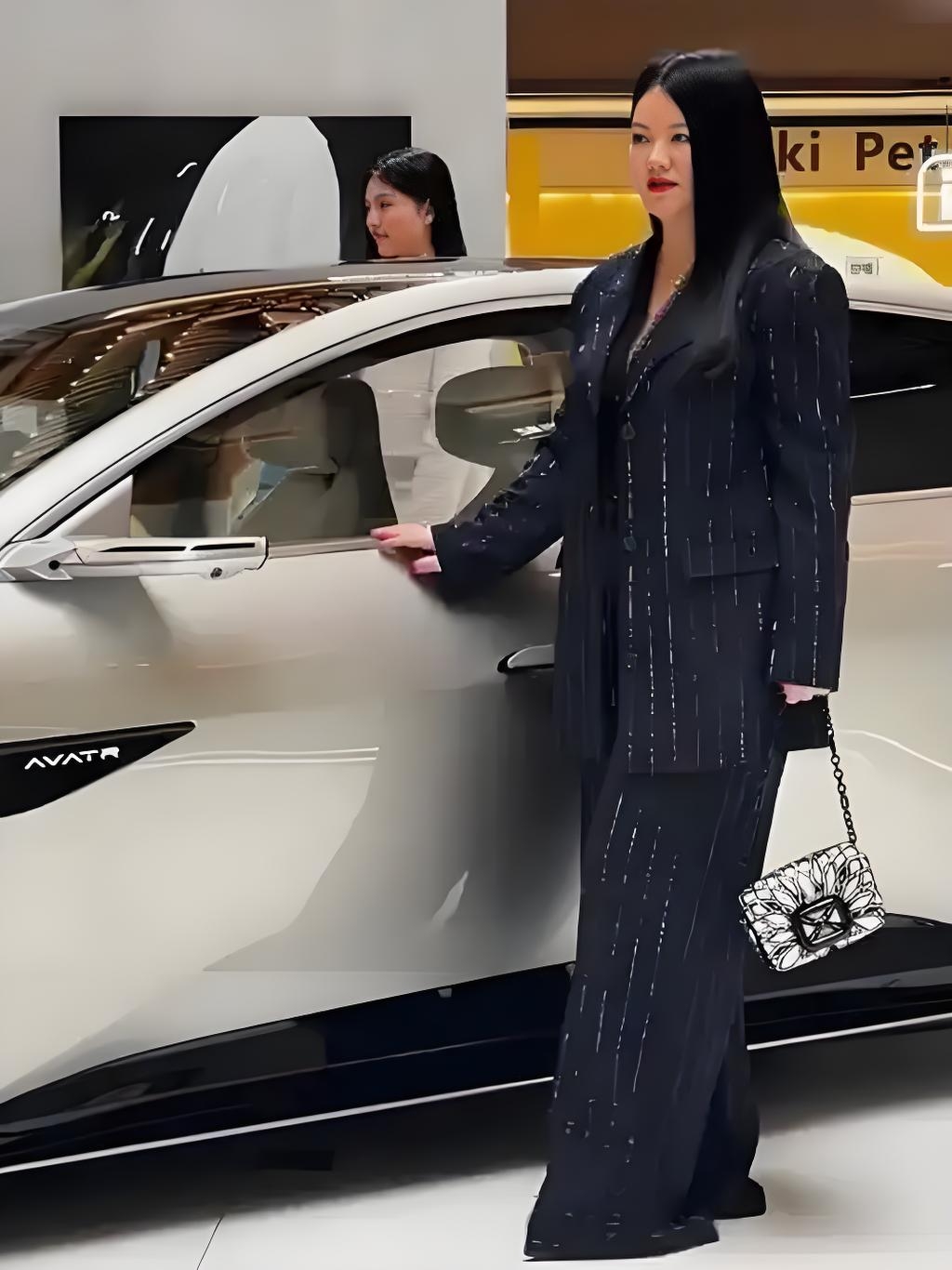 关于车车视频的探讨，如何正确看待网络上的女女车车视频