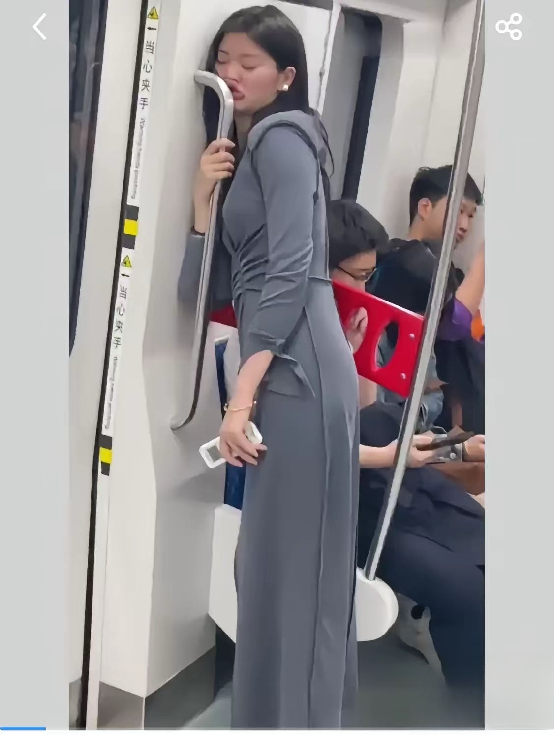 女子地铁抖动地铁上的神秘声音，女子不断呻吟的背后-第2张图片