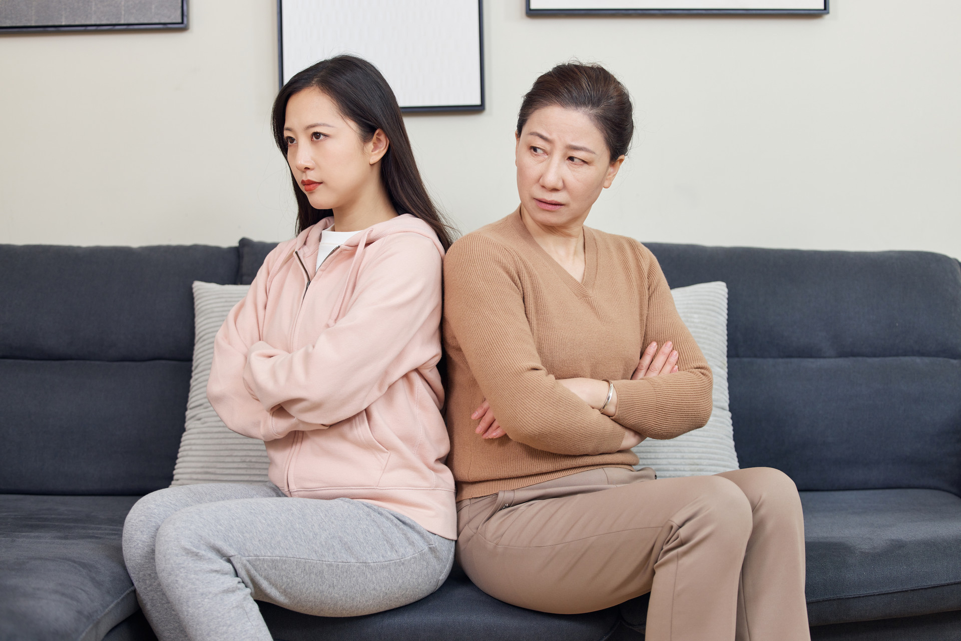 两个家庭互换两个家庭互换的故事