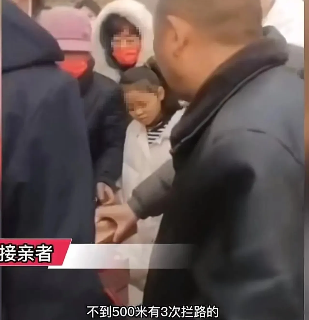 公交车上的意外遭遇，如何应对被蹭流水的情况-第1张图片
